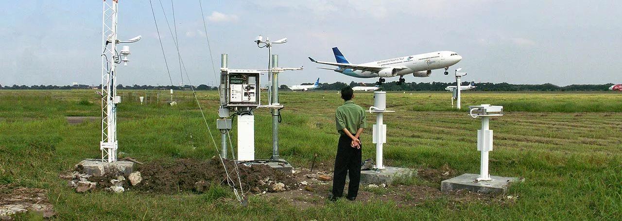 从地面到高空,从机场到航路,通过塔台管制,进近管制,区域管制和流量