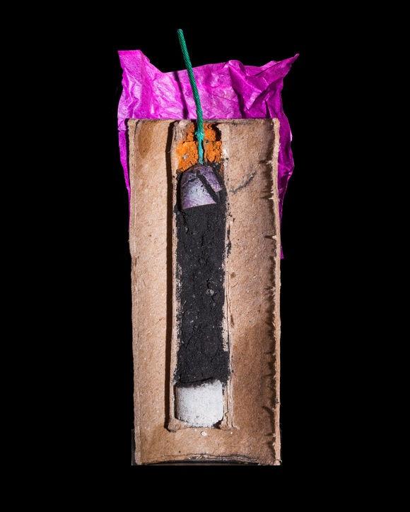 目前大部分制式子弹都使用无烟火药作为发射药,也叫胶质火药.