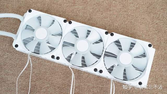 艾尔登法环太火了,于是打造了一台能在4K分辨率下畅玩它的黑白主机 第45张 艾尔登法环太火了,于是打造了一台能在4K分辨率下畅玩它的黑白主机 第45张