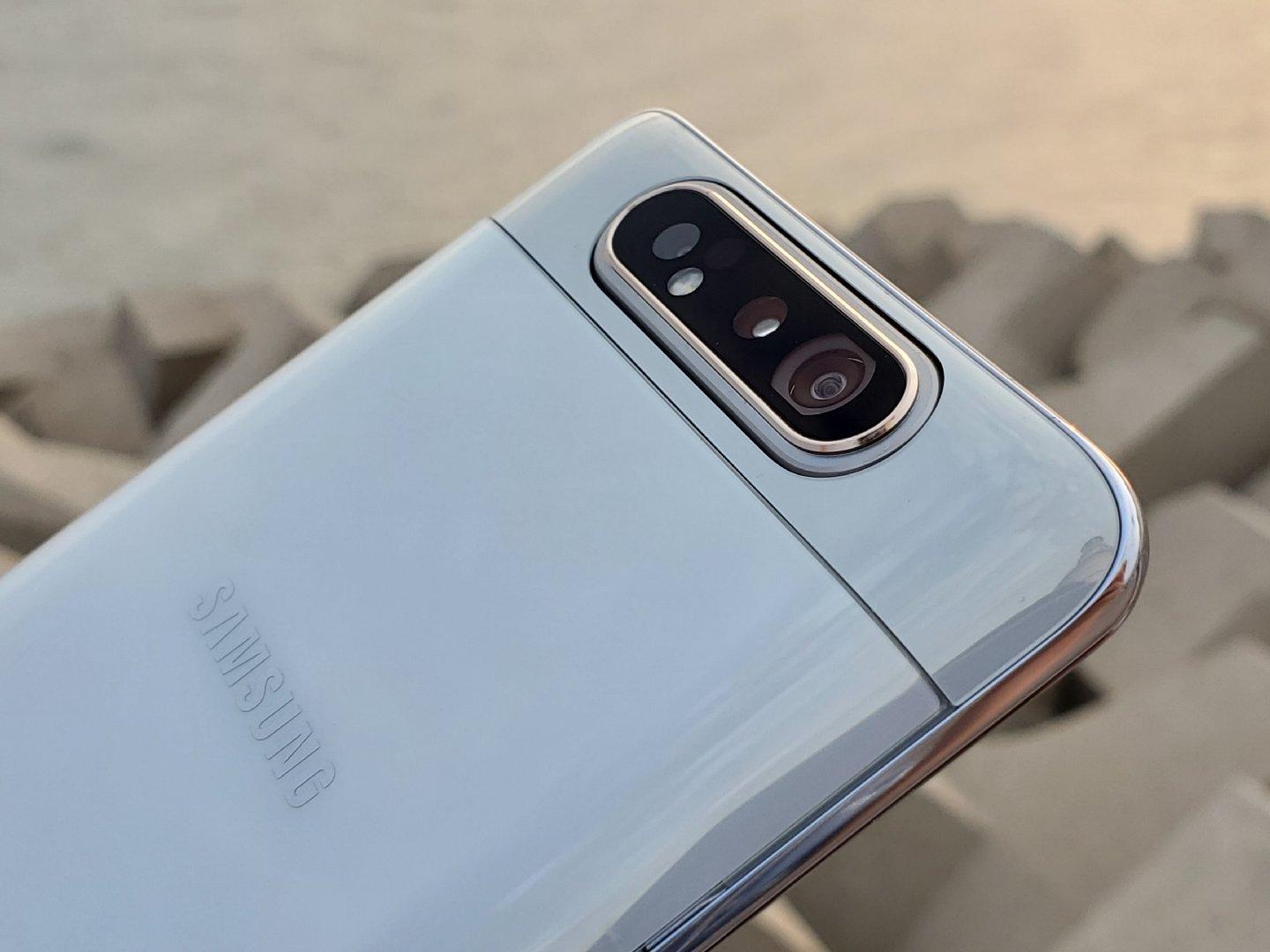 会眨眼的手机三星galaxya80