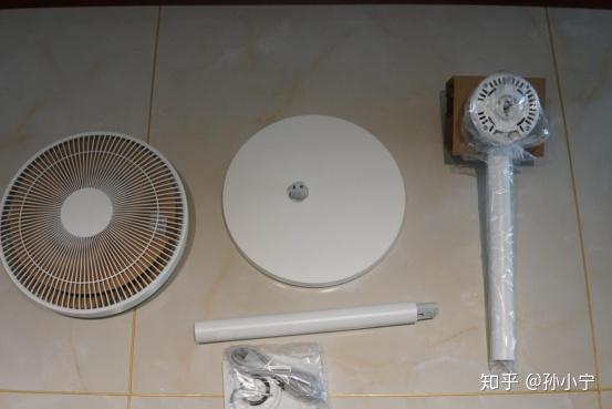 如何选择适合自己的电风扇 v2-3d2d91b4caeaa3dc9dbcba07449f2047_r.jpg