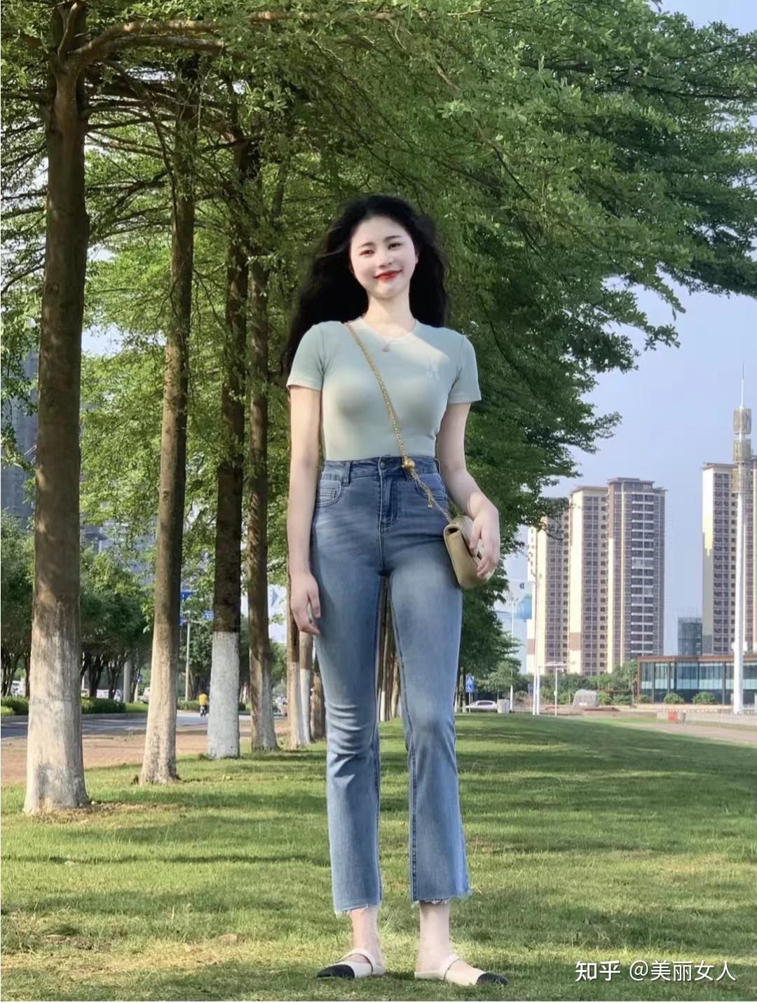 身材微胖的女生穿什么衣服好看