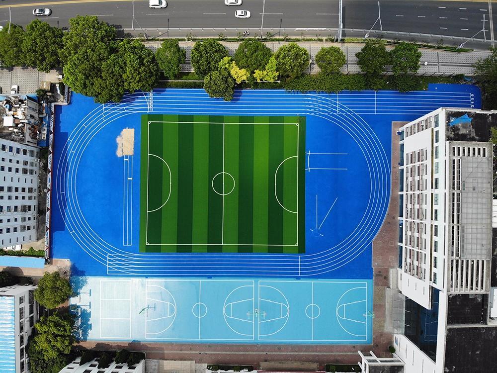 蓝色水性跑道带来环保新希望