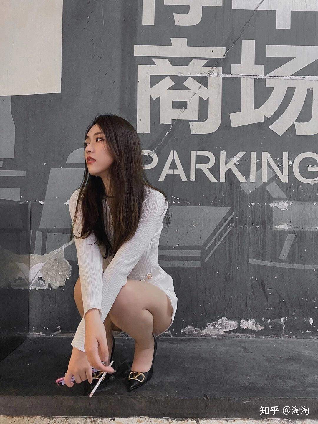 你夏天光脚穿高跟鞋次数多吗这是否成了时尚