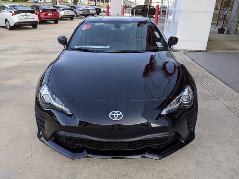 丰田86个性的外观很有运动范你心动了吗