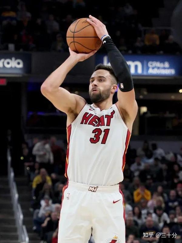 雄鹿全员齐心剑指总冠军