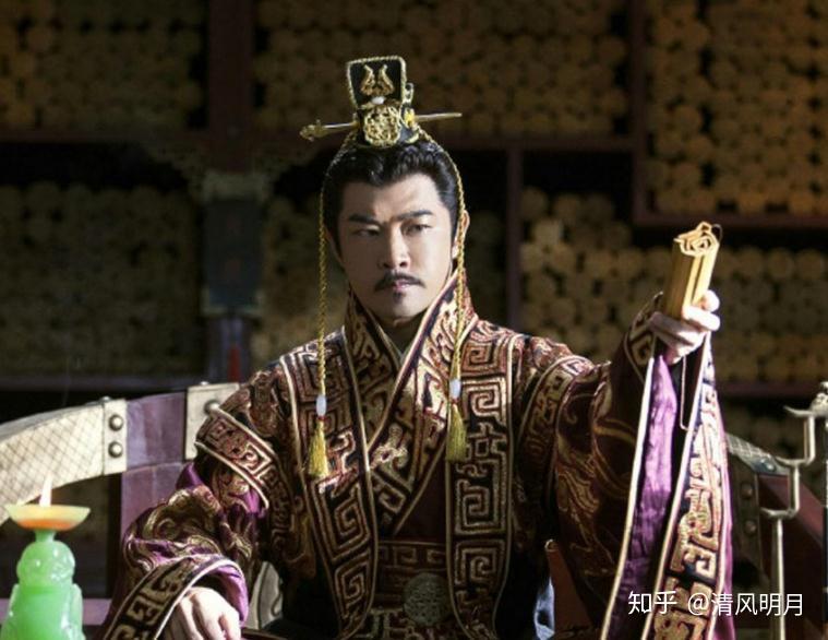 穿越茫茫沙漠,霍去病消灭了左贤王部,俘虏了好多匈奴贵族.