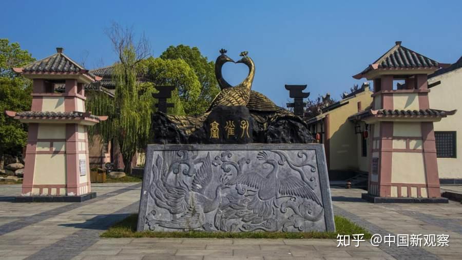 在安庆的诸多景区中,孔雀东南飞文化园可谓独树一帜,她坐落于怀宁县