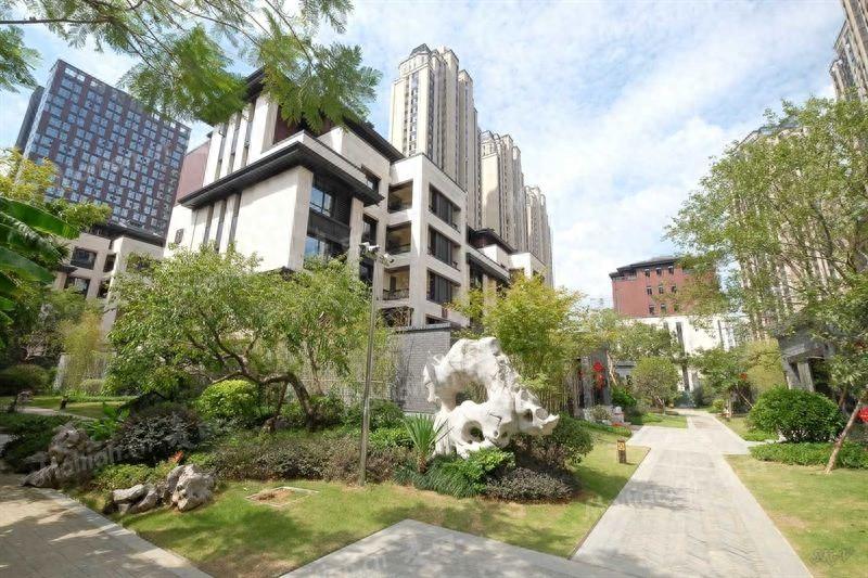 东二环，泰禾金尊府，带看50余组客户，调价6次后成交 - 知乎