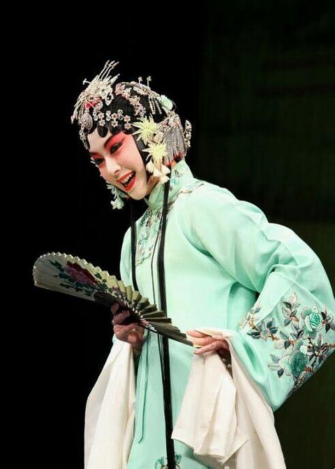 帅哥美女一萝框