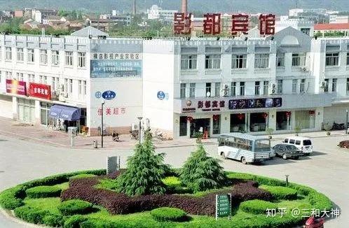 在横店过了两年浑浑噩噩日子,也有一段时间戒过赌,还是因为没钱赌自然