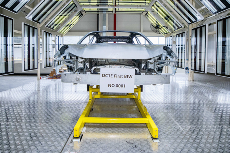 领克zero concept量产车首台白车身成功下线