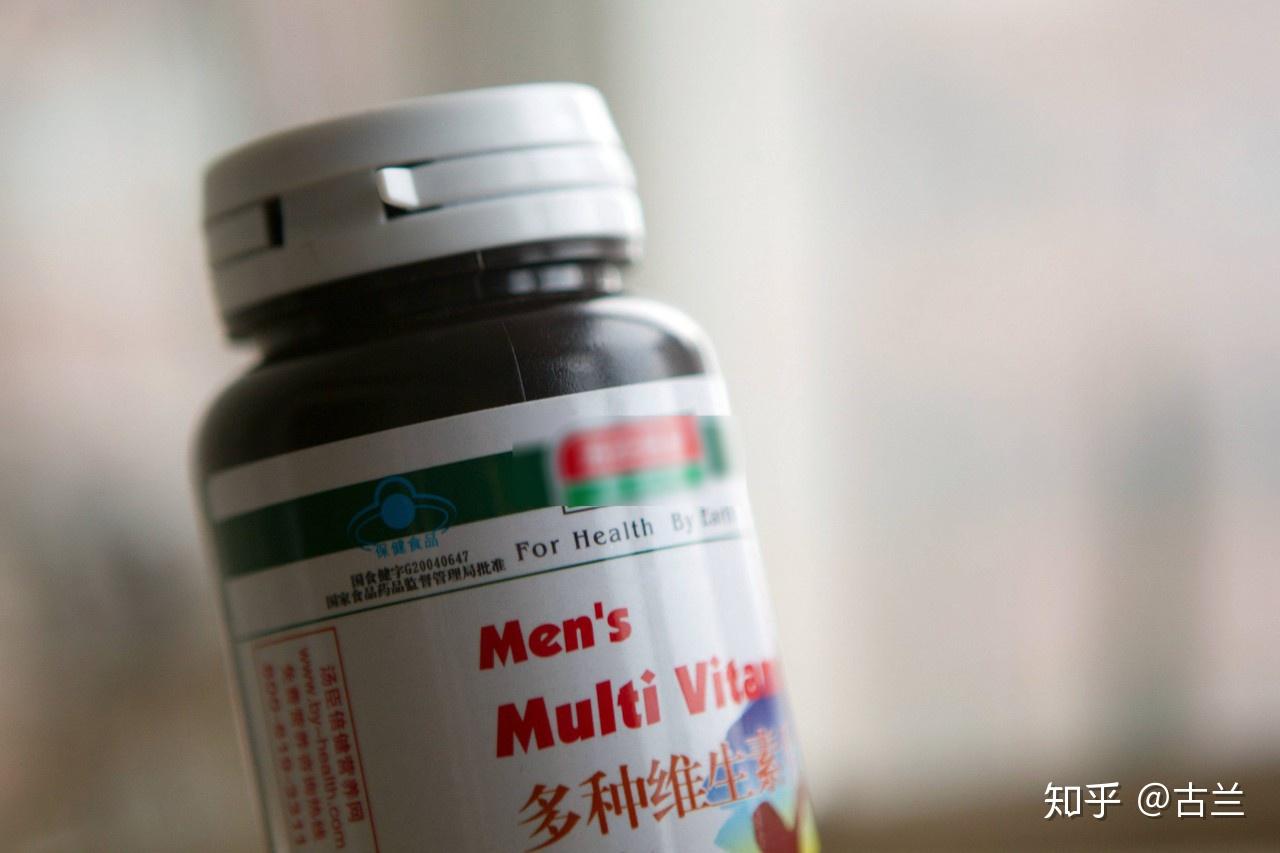 一,暴力祛斑不论是用护肤品,还是仪器,不管什么高科技新科技,说穿了