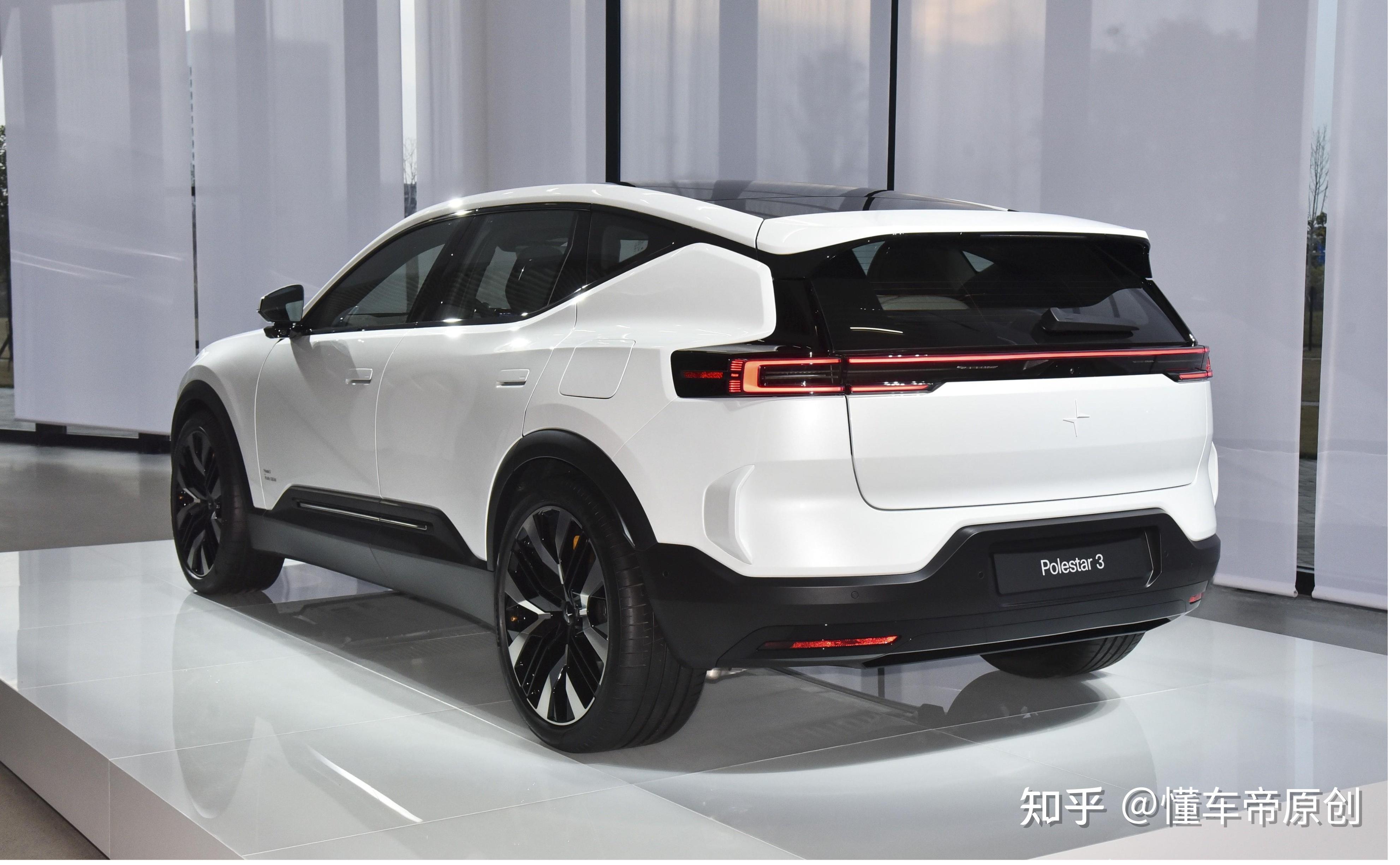 在车身外轮廓设计方面,极星3充分考虑了空气动力学原理,拥有下溜的