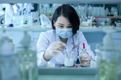 独家采访梵秀伊李微老师祛痘秘诀