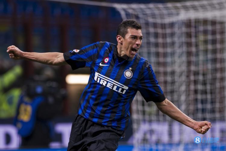 卢西奥塞萨尔是2010年赢得欧冠的基础半决赛对巴萨他尤其重要