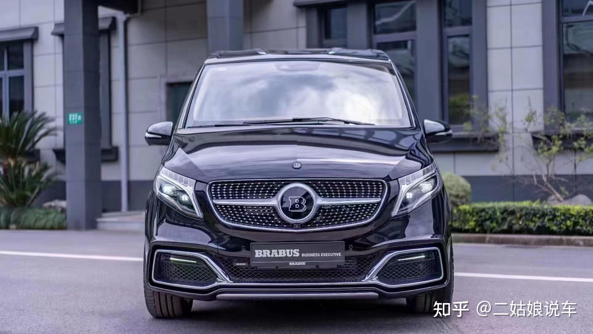 这款车是基于福建奔驰v260l长轴距底盘打造,巴博斯在国内的中文名叫博