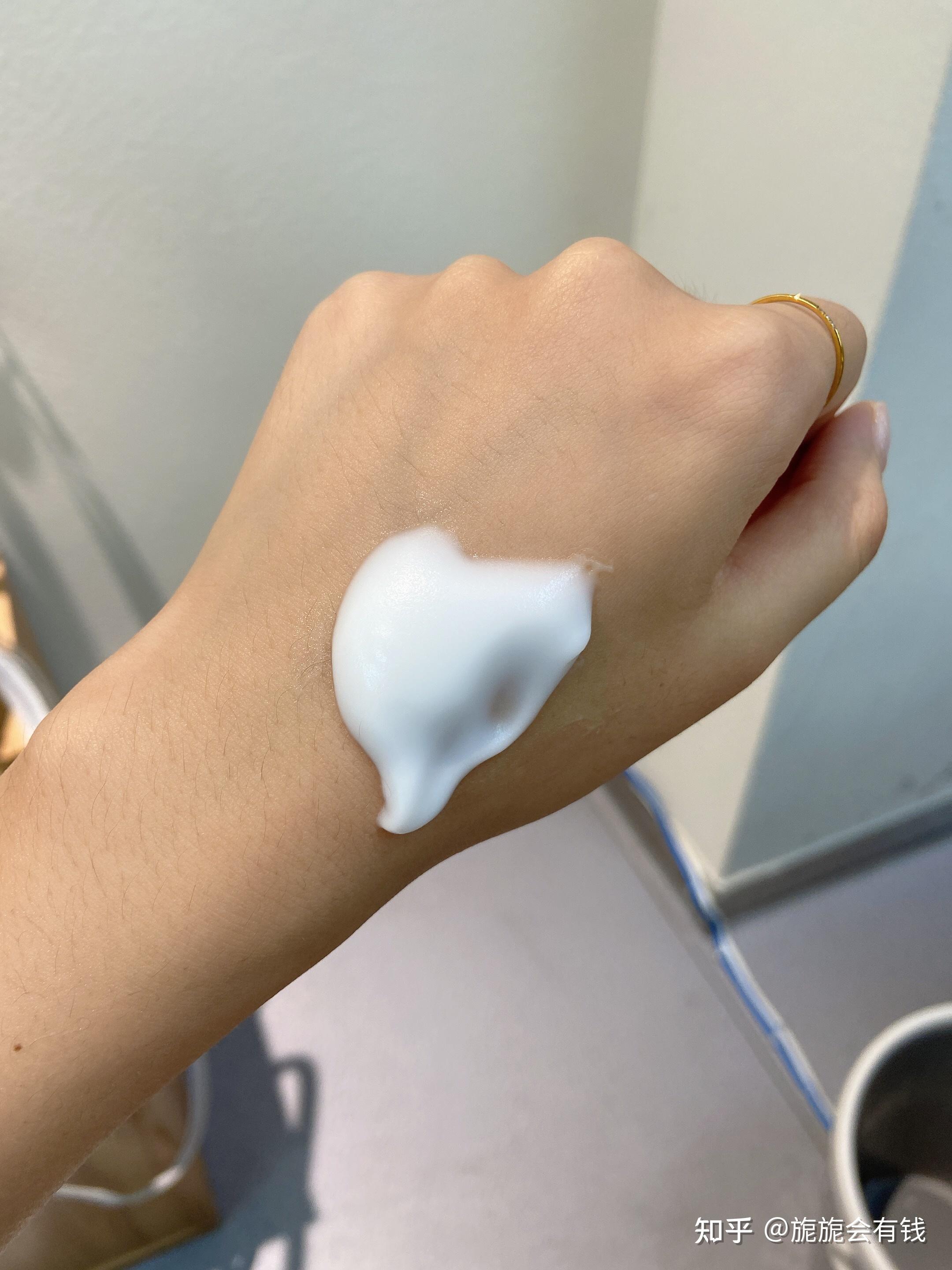 身体乳真的能美白吗知乎(身体乳真的能美白吗知乎文章)
