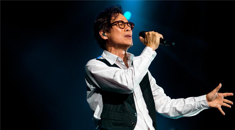 他是比李宗盛更有资历的大哥雄踞乐坛30年如今演唱会却赔钱百万无人