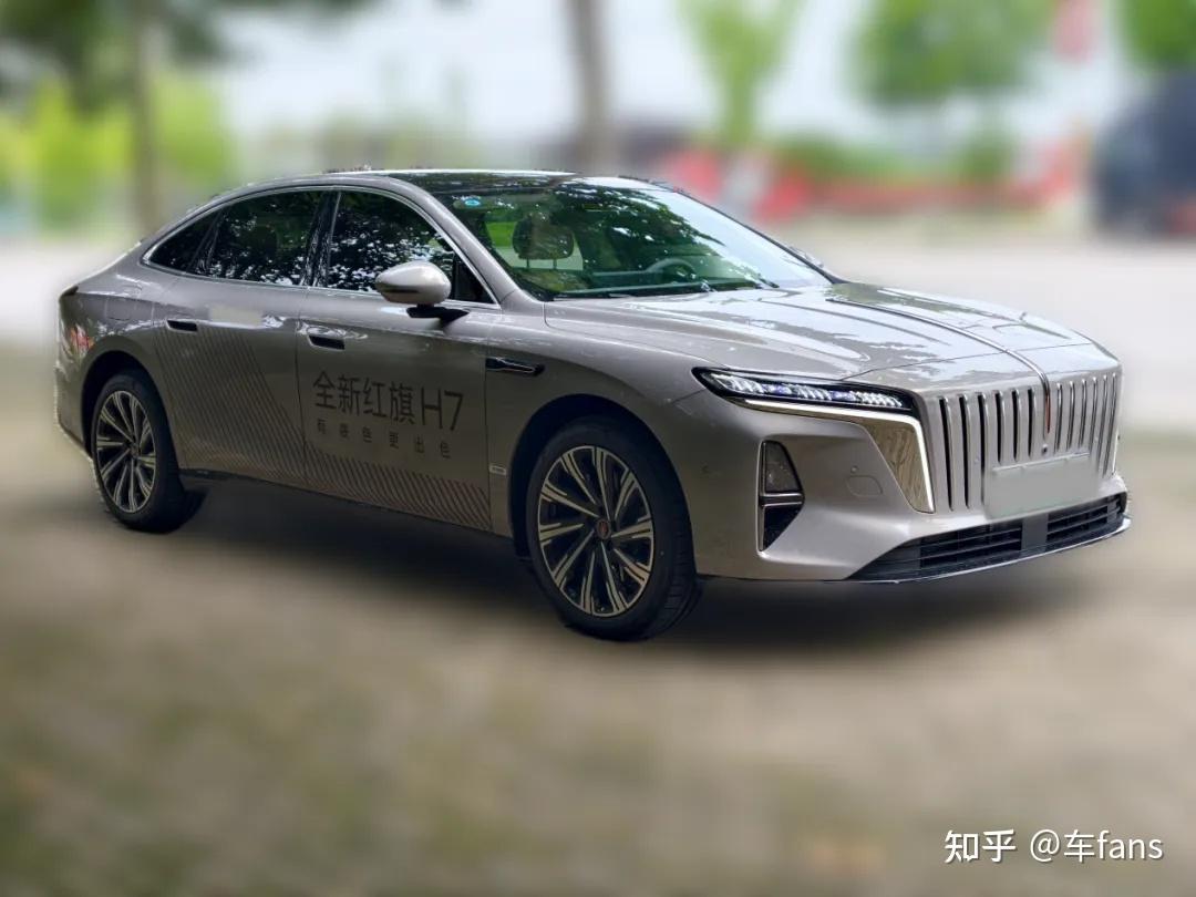 红旗H7 PHEV:展车早早就到店,一问啥时候上市就不吱声了