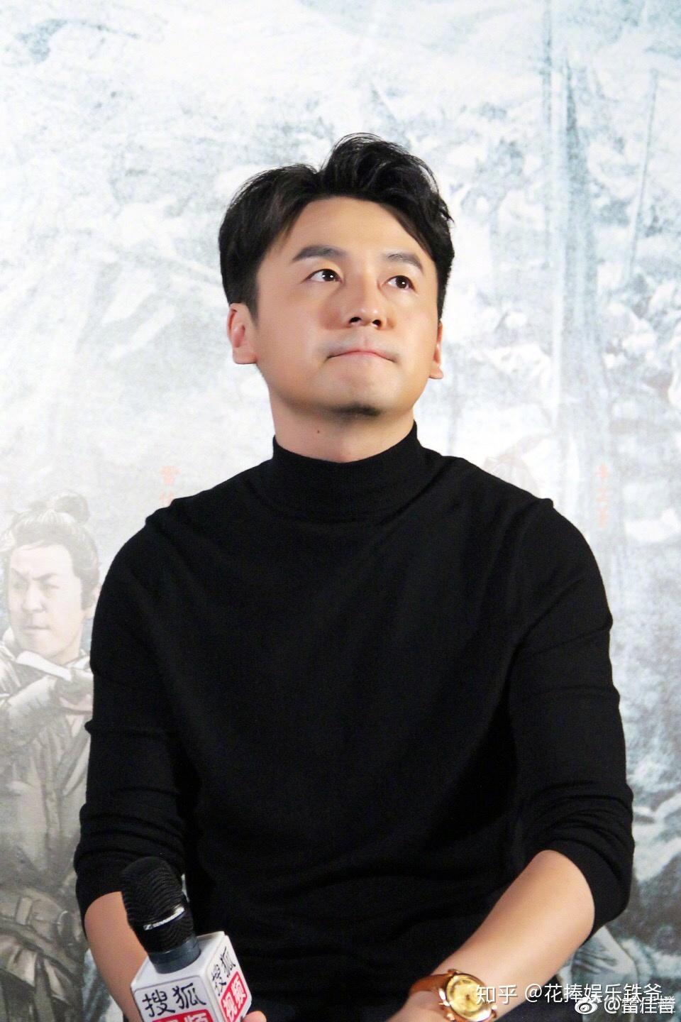 《暗黑者ii》里的保安,《白鹿原》里的鹿兆鹏;其次,雷佳音有很好的