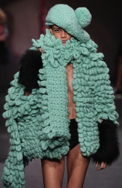 创意服装设计,针织剪裁也可以如此创新