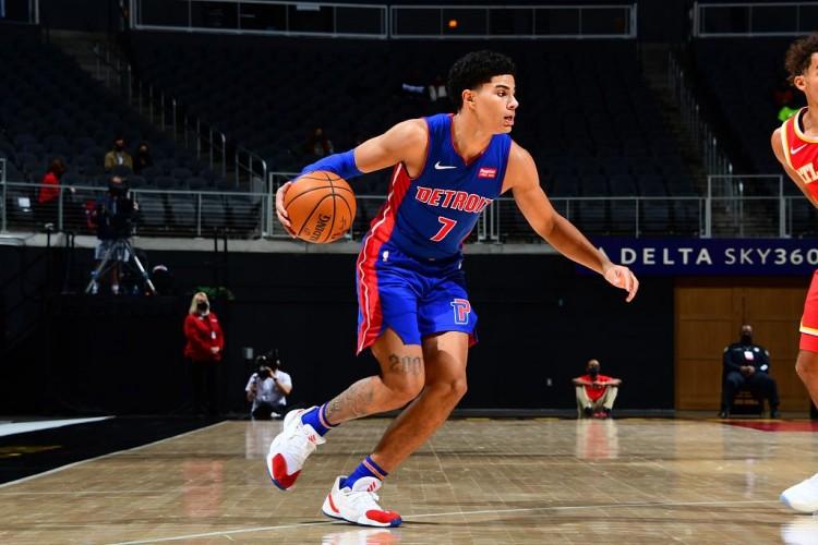 基利安海耶斯微笑刺客是我见过最强硬的球员我很尊敬他