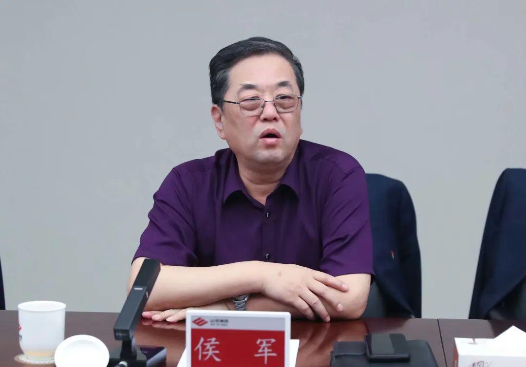 山钢集团董事长侯军面对行业寒冬不能对市场迅速好转抱有幻想更不能被