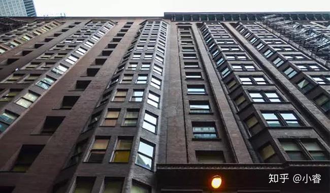 芝加哥的蒙纳德诺克大厦(monadnock building)的底层商业可谓对一个更