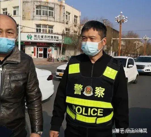 警保联动着装图片