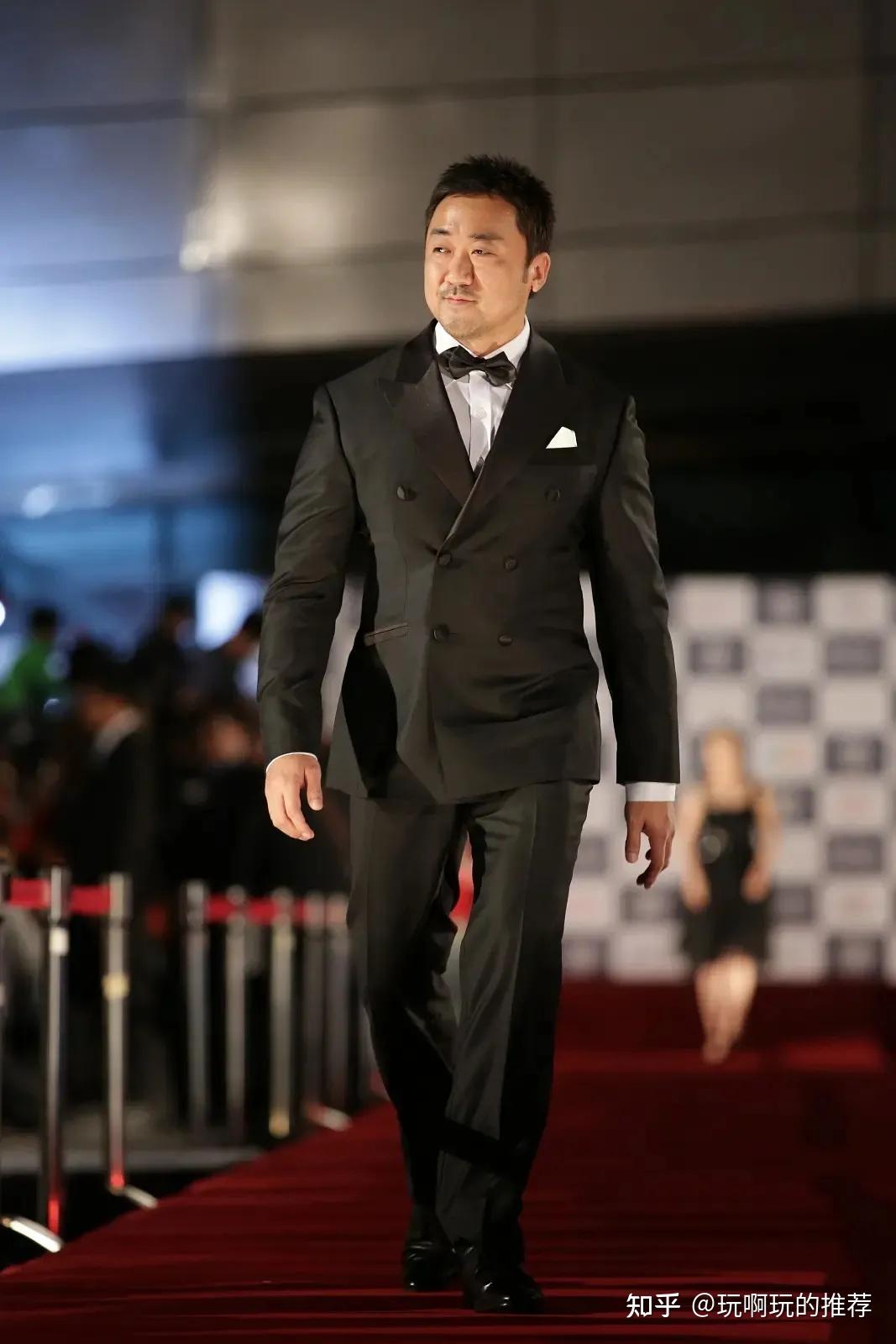 【韩影推荐】韩国翻拍同名电视剧《坏家伙们》由马东锡,金相中担任