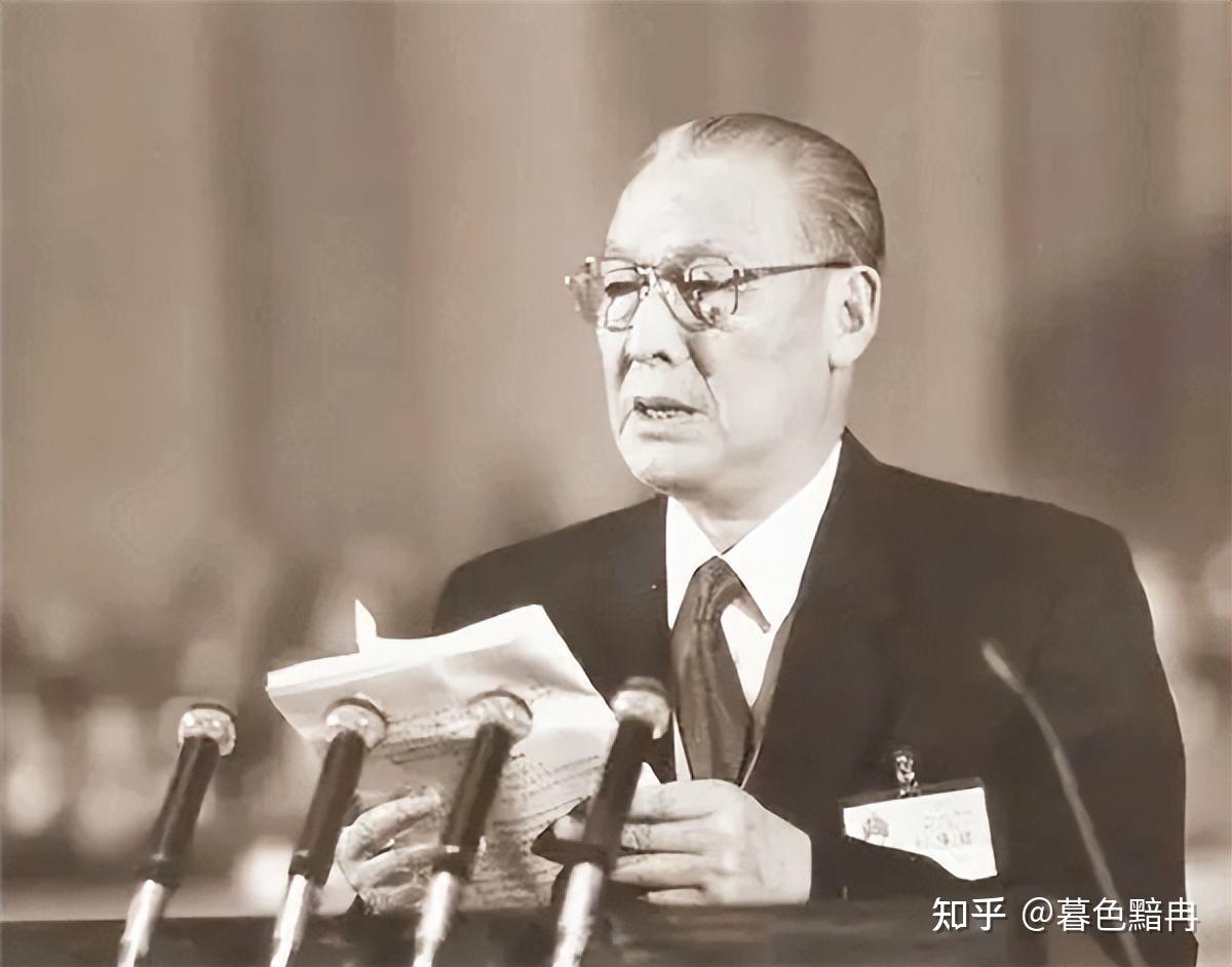 1983年他调任为公安部部长,刚上任就被邓公批评:你下不了手? - 知乎