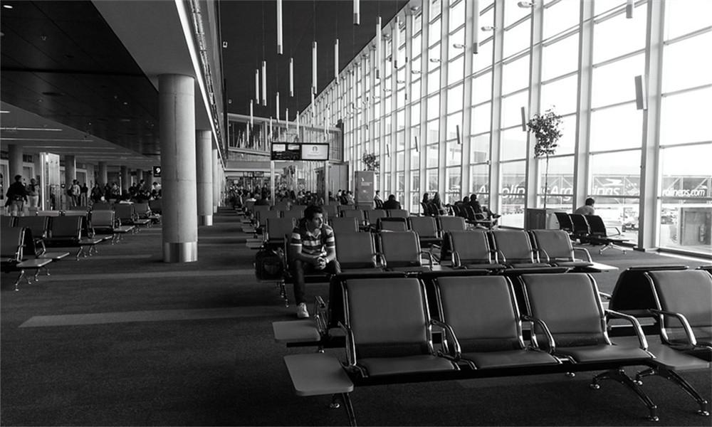 当你听到航空公司通知,航班延误或航班取消,你