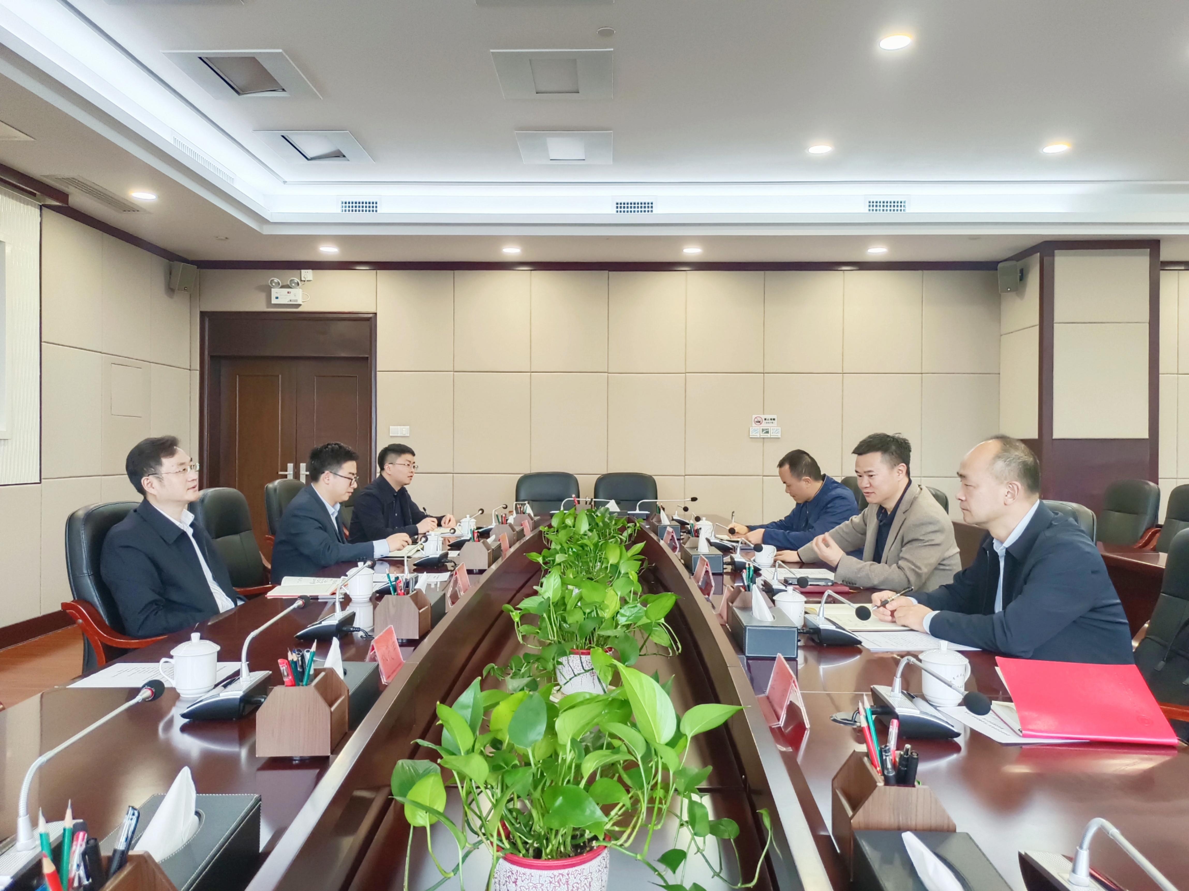 肖南龙率队赴贵州省委宣传部交流工作