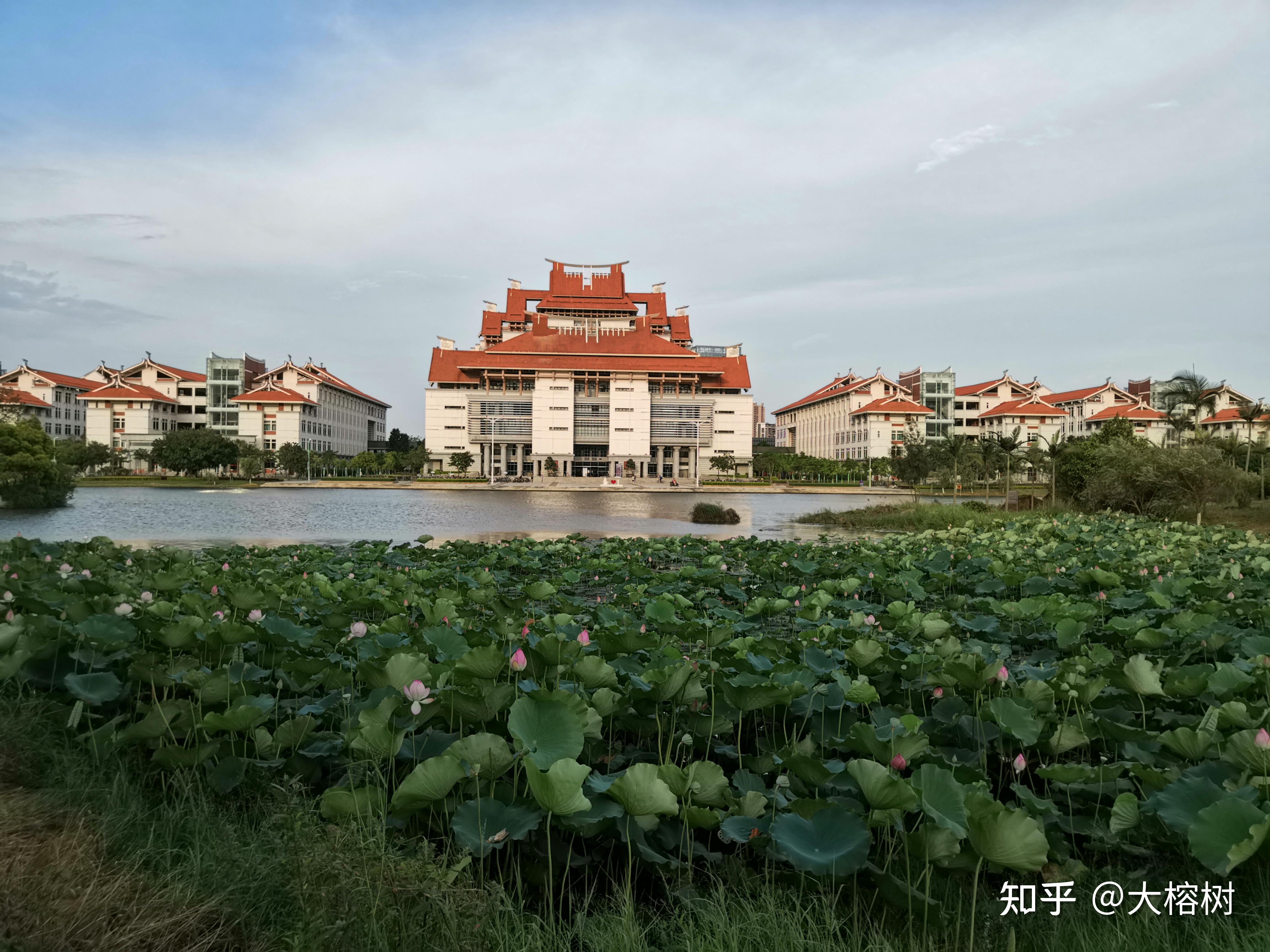 6月下旬,带妈妈到厦大漳州校区,这是她第一次到漳校.