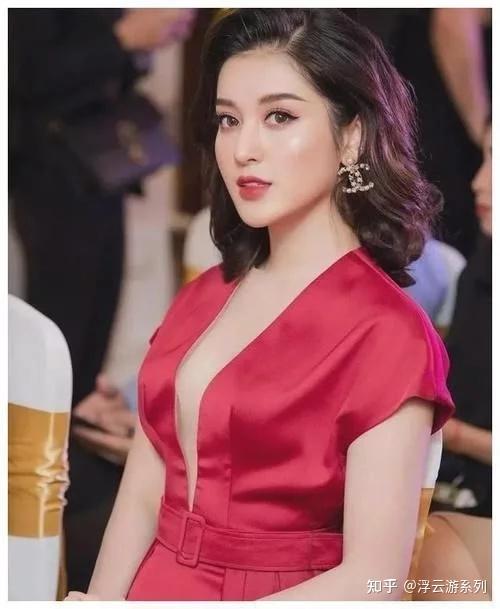 说起这个阮宣眉大家可能不是很熟悉,但是这个女人在越南可以说是家喻