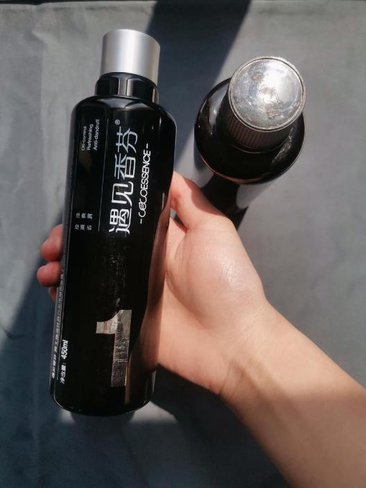 频率最高的一款控油洗发水,淡淡的古龙香味特别适合男性的审美品味