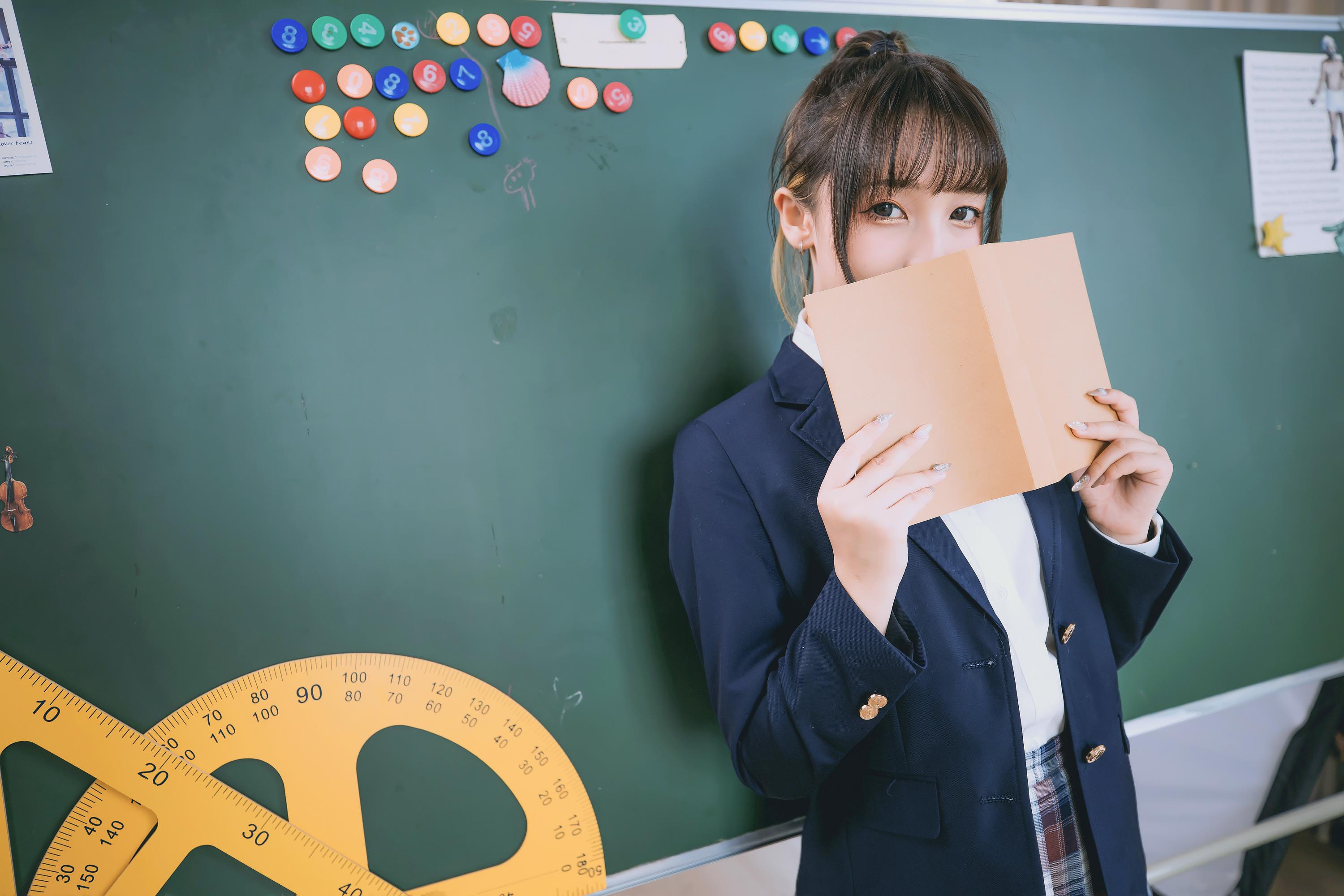 目前已出写真150多部 喜欢的可以交流 v抖音:神乐坂真冬微博