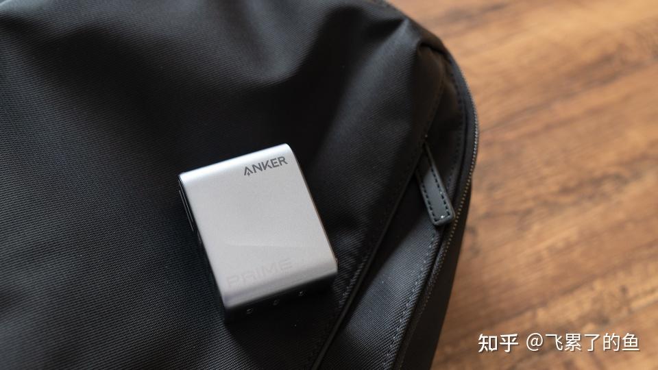 春节出行充电王炸:Anker Prime智显充Pro+超薄磁吸充电宝,便携高效两手抓