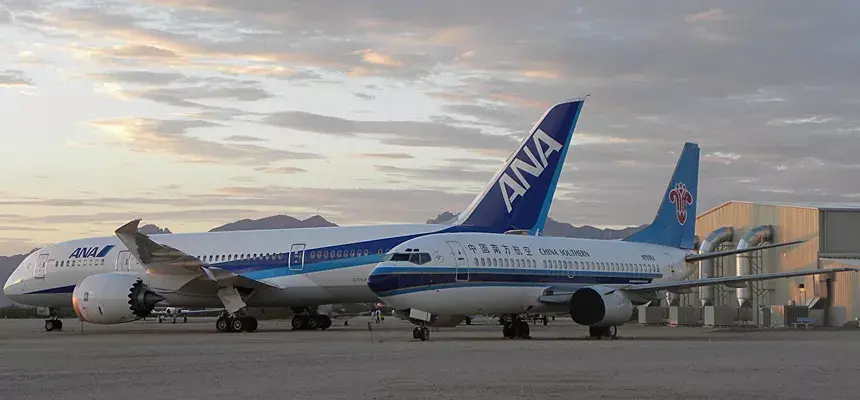 第一架777安家皮马身边有南航733相伴