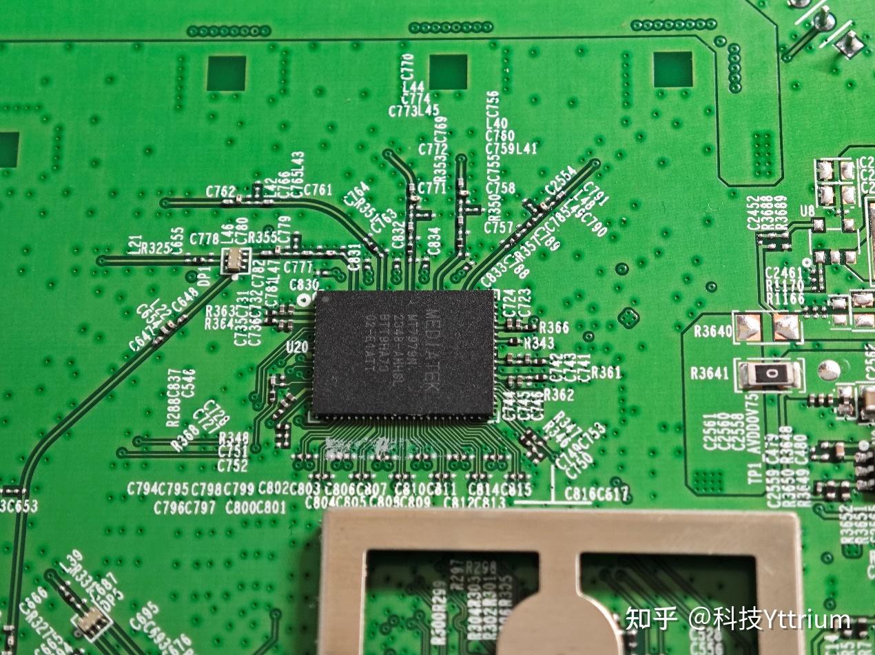 谁是进阶Wi-Fi 7路由器之王？我们拆了三款性价比最高的产品，得出结论