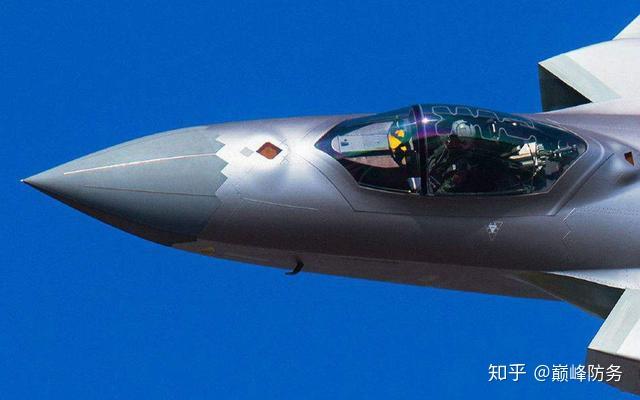 中国空军最强阵容亮剑：5架歼20打头阵，10架三代半压阵 - 知乎