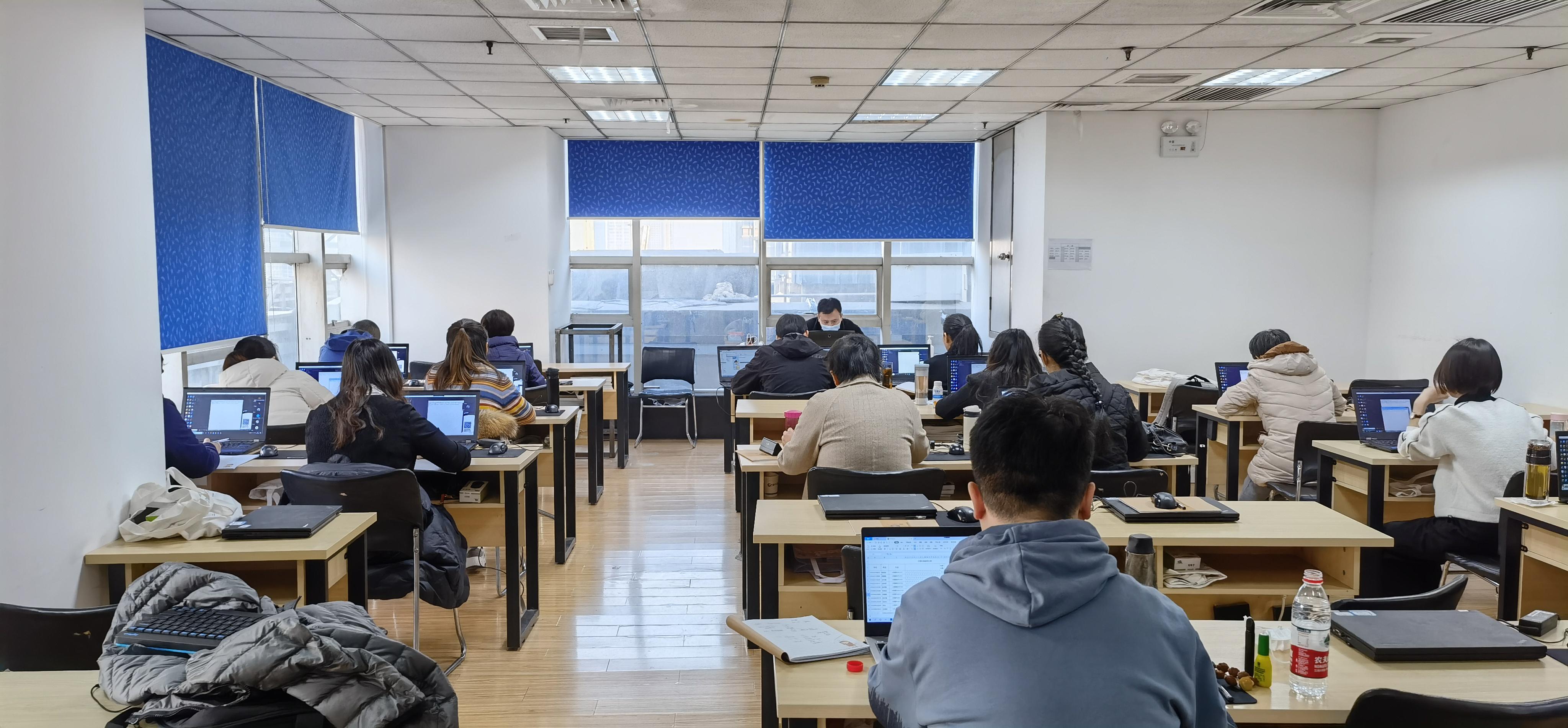 校企合作欢迎西安外事学院优秀教师们到蜗牛学苑进行技能提升