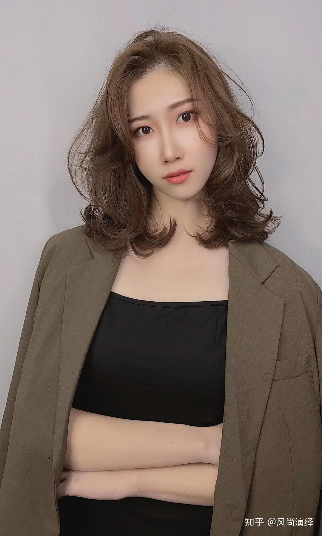 锁骨发,大波浪,流行发型21款,全都特别美,看完也想做同款 - 知乎