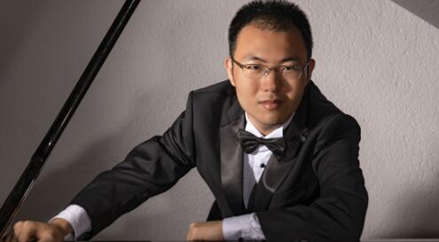 表情包钢琴家安天旭来昆山春晚了