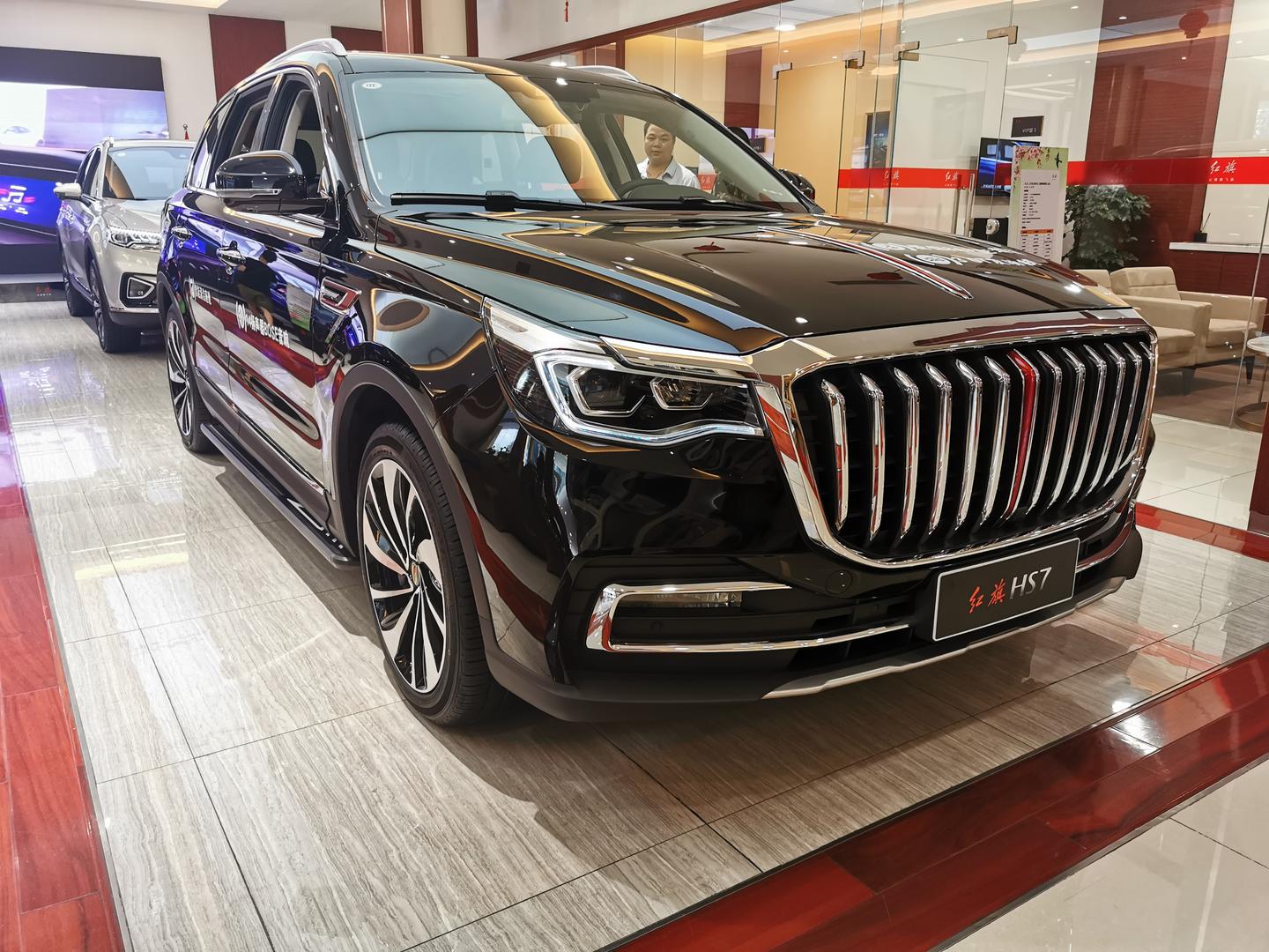 到店实拍红旗hs7更显30万级豪华suv风范