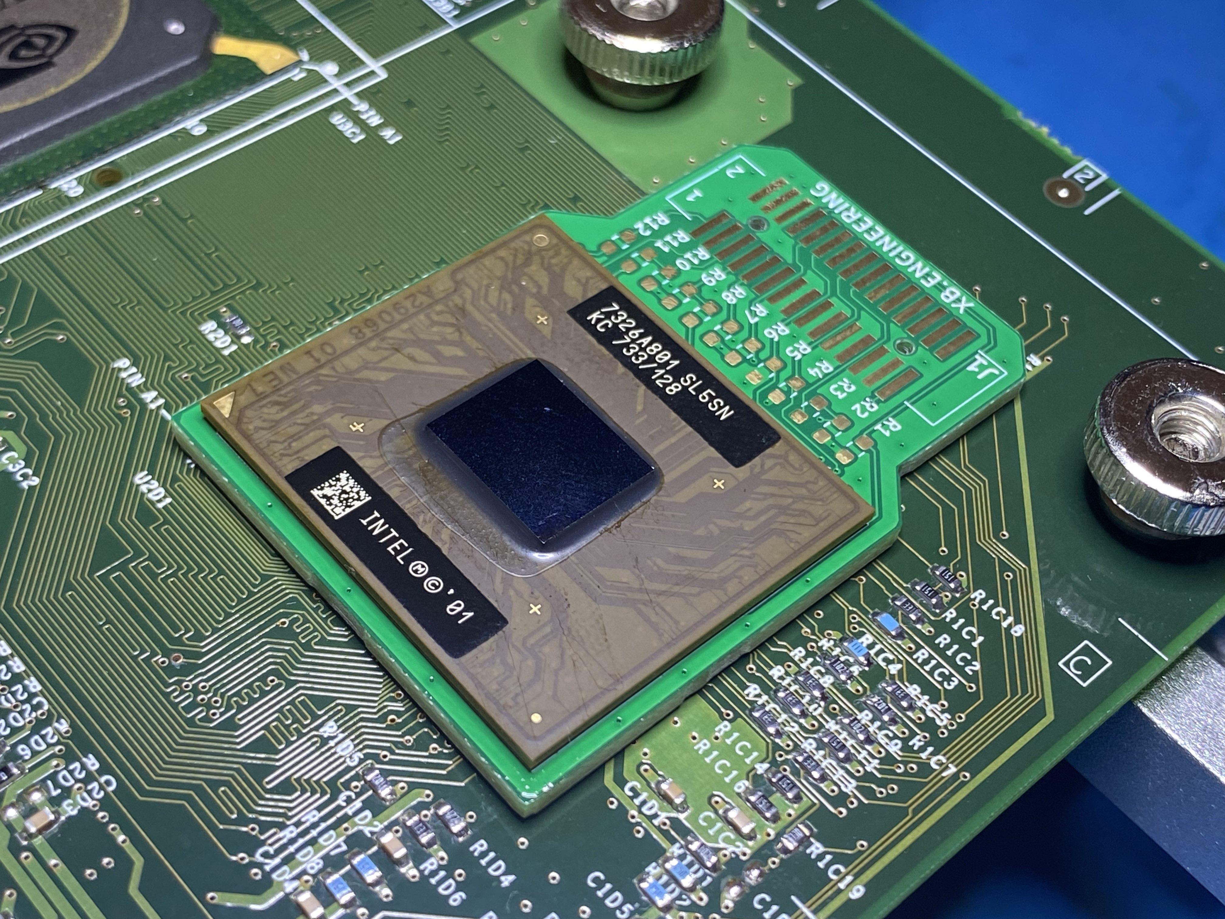 硬核！大佬通过Intel CPU的JTAG接口，DUMP微软原始Xbox的加密BootROM。 - 知乎