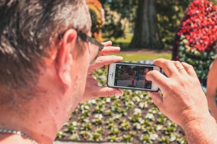 为什么苹果能凭借年度App上榜苹果?我们一开始就体验过。