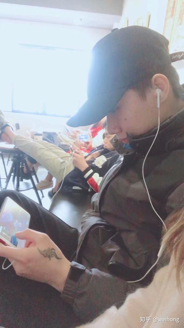 有一个很帅的男朋友是什么体验?