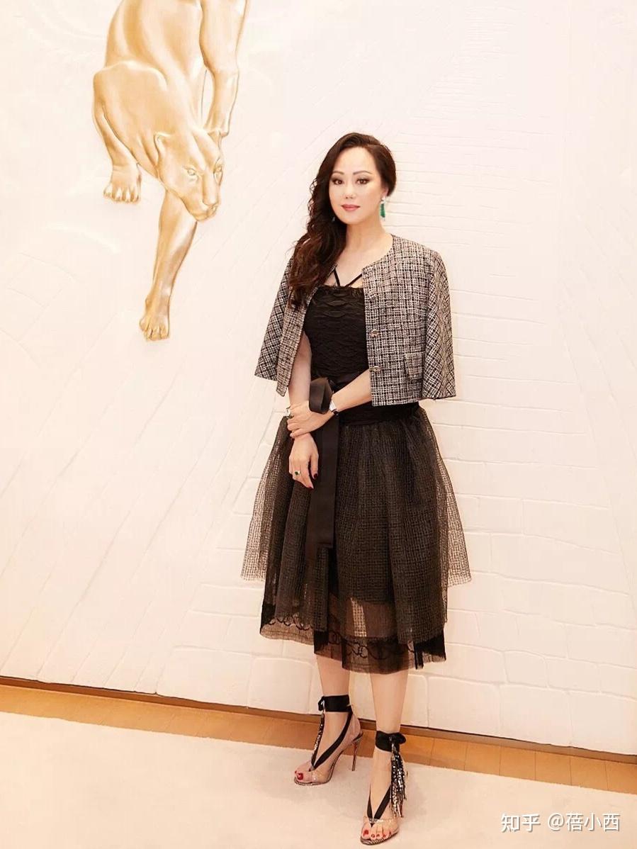 羡慕章小蕙的上流贵妇生活曼妙身材昂贵穿搭不愧是人间尤物